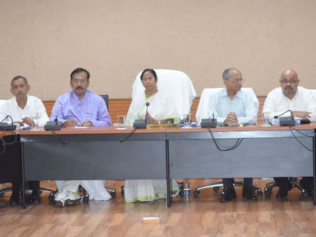 ১৮০ ডিগ্রি ঘুরে গুরুংপন্থীরাও মমতার পাশে! পুজোয় হাসবে পাহাড়