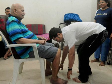 শিক্ষক দিবসে সচিন-সাইনাদের গুরু প্রণাম , টুইটারে শেয়ার করলেন ভিডিও