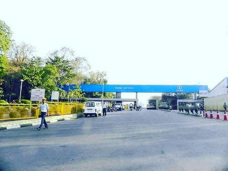 জামশেদপুরে টাটা মোটরসে চূড়ান্ত অচলাবস্থা, অনশন-বিক্ষোভে ৬ হাজার কর্মী