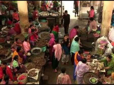 বিশ্বের একমাত্র মহিলা পরিচালিত বাজার রয়েছে ভারতেই, পুরুষরা এখানে শুধুই ক্রেতা