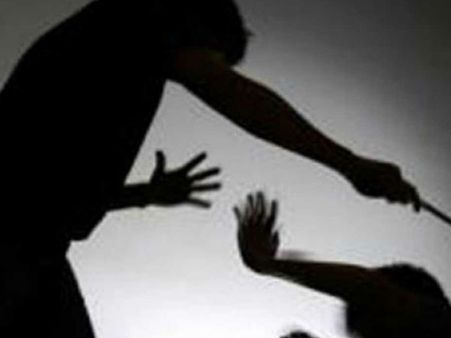 দামি বাইক না কিনে দেওয়ার ‘শাস্তি’! বাবা-মাকেও বাদ দিল না জিম ট্রেনার ছেলে