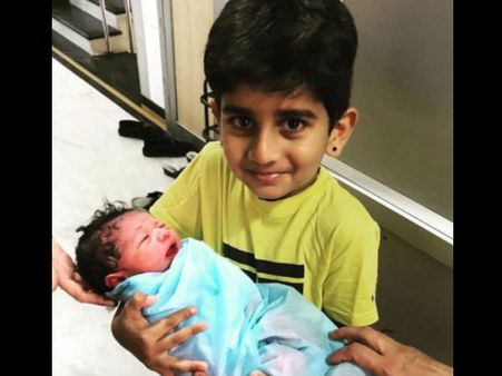 তৃতীয় সন্তানের বাবা হলেন মুরলী বিজয়, খুশি বিজয় দম্পতি