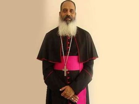 নির্বাচনের প্রাক্কালে এমনই মন্তব্যের জেরে গুজরাতের আর্চবিশপকে নোটিশ নির্বাচন কমিশনের