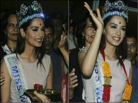 সংবর্ধনা আর উচ্ছ্বাসে ভেসেই দেশে ফিরলেন বিশ্বসুন্দরী মানুশি, টুইটে দিলেন বার্তা