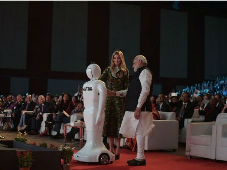 জিই সামিটের রাজকীয় উদ্বোধনে মোদী-ইভাঙ্কা, ট্রাম্প কন্যাকে এক বিশেষ উপহার প্রধানমন্ত্রীর