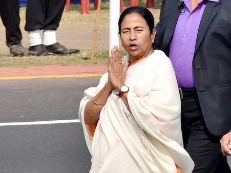 পাহাড় সফরে মুখ্যমন্ত্রী মমতা, তার মাঝেই দার্জিলিংয়ের ম্যাল রোডে ভস্মীভূত ৬টি দোকান