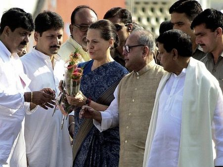 প্রয়াত প্রিয়, স্যোশাল মিডিয়ায় শোকপ্রকাশে নিরুত্তাপ তাবড় কংগ্রেস নেতারা