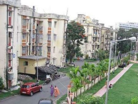 সল্টলেকের করুণাময়ীতে রবিনসন স্ট্রিট কাণ্ডের ছায়া, ৩ দিন ধরে মায়ের দেহ আগলে ছেলে