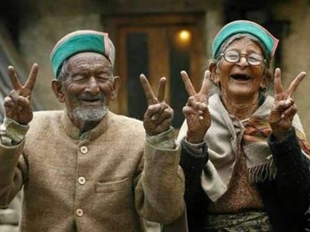 হিমাচলে ভোট দিলেন স্বাধীন ভারতের প্রথম ভোটার শ্যাম সরণ নেগি