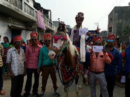 ইভিএম বিভ্রাট ছাড়া গুজরাটের প্রথম দফা নির্বিঘ্ন, ভোট পড়ল ৬৮ শতাংশ