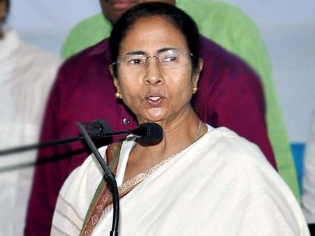 মাথাপিছু ৫ লক্ষের বিমা ঘোষণা মমতার সরকারের! জানেন কারা পাবেন এই সুবিধা