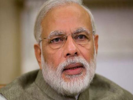 প্রধানমন্ত্রীর প্রতিদিনের রূপচর্যার খরচ লক্ষ লক্ষ টাকা, কে করলেন এমন অভিযোগ