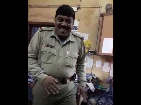 হীরাপুর থানায় নাচের ছবি ভাইরাল, অভিযুক্ত ২ পুলিশ অফিসার ক্লোজড