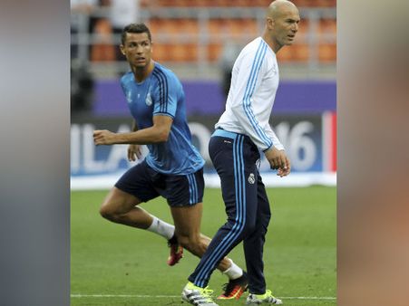 'রেগে আগুন, তেলে বেগুন' রোনাল্ডো সমর্থকদের যা বললেন জিদান