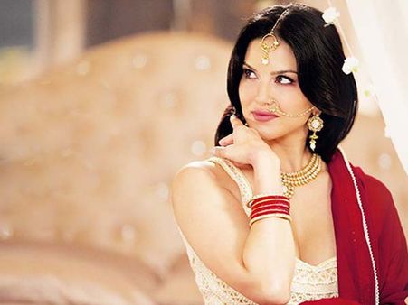 কন্ডোম বিজ্ঞাপন বিতর্কে কেন্দ্রকে থাপ্পড় আদালতের, সুর বদলে যা বলল মোদী সরকার