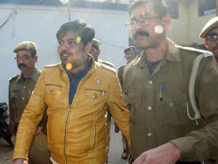 মুকুলের হাত ধরতেই আইনের ফাঁদে, সহবাস মামলার পর মারধরে জেল প্রাক্তন চেয়ারম্যানের