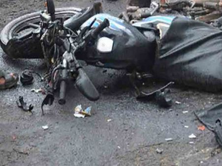 কুয়াশা ঢাকা শহরে একাধিক দুর্ঘটনা, মৃত ১, আহত ১