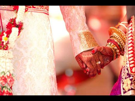 সাতটা বিয়ে পুলিশকর্মীর! লুকোনো ছিল তিন দশক, তারপর কোন শামুকে পা কেটে খোয়া গেল চাকরি