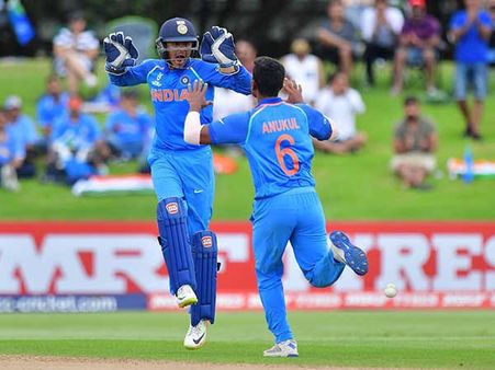 জিতে উঠেই পুরস্কারের বন্যায় ভাসছেন পৃথ্বীরা, বিসিসিআই কী পুরস্কার দিল জেনে নিন