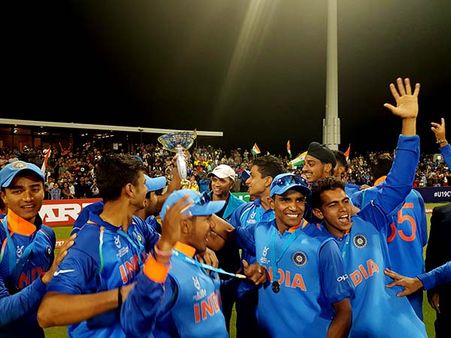 জেতার পর আবেগ বাঁধ ভাঙল, দেখুন কীভাবে সেলিব্রেশন করল টিম ইন্ডিয়া