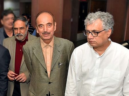 সুপার চিফ মিনিস্টার হওয়ার চেষ্টা করছেন রাজ্যপাল! প্রতিবাদে বিরোধী ঐক্য সংসদে