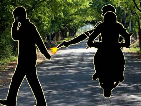 শ্যুটআউট অ্যাট মধ্যমগ্রাম, চারটি বাইকে চেপে ১২জন দুষ্কৃতী গুলি করে খুন করল প্রোমোটারকে