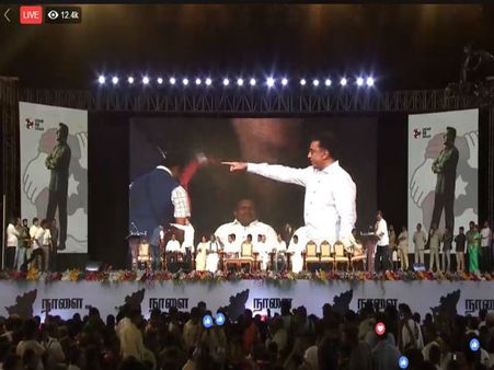 দক্ষিণ ভারতের রাজনীতিতে পা কমল হাসানের, আত্মপ্রকাশ করল তাঁর রাজনৈতিক দল