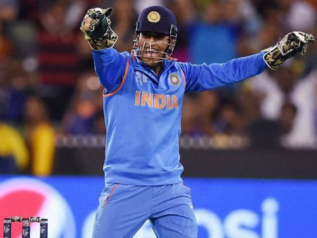 নিঃশব্দে টি২০তে বিশ্বরেকর্ড গড়লেন মহেন্দ্র সিং ধোনি