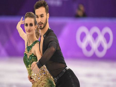 সরল পোশাক, উন্মুক্ত স্তন, তবুও লড়াই থামল না মহিলা স্কেটারের, সাহসীকতার এক অনবদ্য কাহিনি