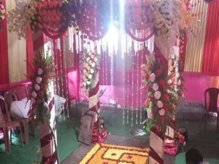 স্থানীয় যুবকের মহানুভবতা, লগ্নভ্রষ্টা হওয়া থেকে বাঁচল শিলিগুড়ির যুবতী