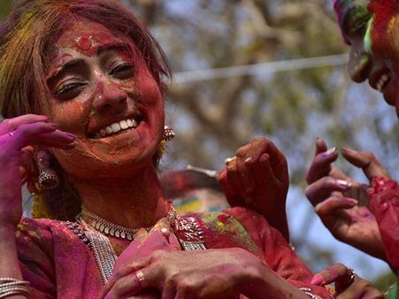 বসন্ত উৎসবে মাতল শান্তিনিকেতন, দেখুন সেরা ৪৪টি ছবি, পর্ব ১ 