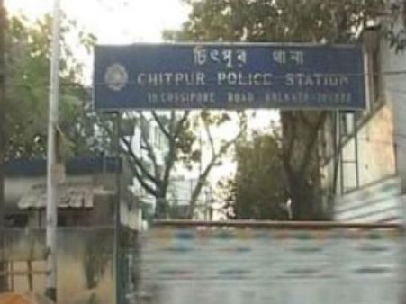 রাতের শহরে ফের আক্রান্ত পুলিশ! আশঙ্কাজনক অবস্থায় আধিকারিক ভর্তি হাসপাতালে