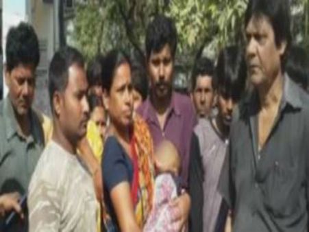 হাতে মোবাইল, ব্যস্ত নার্স! অক্সিজেন না মেলায় ২ রোগীর মৃত্যুর অভিযোগ