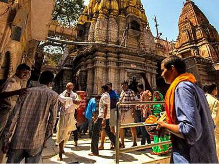 এই মন্দিরে 'খাঁকি' ছেড়ে ধুতি-পাঞ্জাবীতে পাহারা দেওয়ার নির্দেশ পুলিশকে, কোথায় ঘটছে এমন