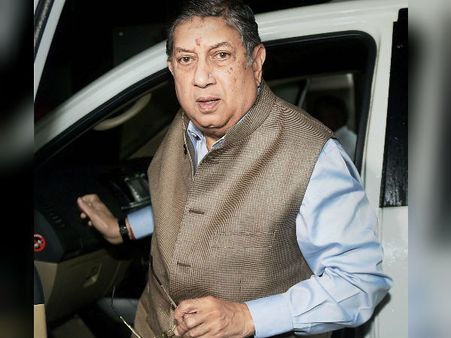 দিলীপ বেঙ্গসরকারকে একহাত শ্রীনির, মৌচাকে ঢিল পড়ায় রেগে কাঁই প্রাক্তন বোর্ড প্রধান