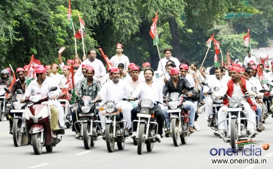 বিজেপি গড়ে আঞ্চলিক দলের ধাক্কা, উত্তরপ্রদেশে উপনির্বাচনে হার কি তবে বিজেপির পতনের শুরু