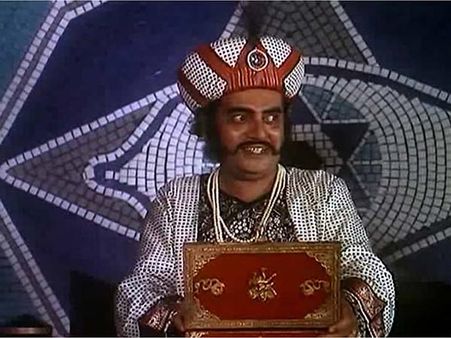 উৎপল দত্তের জন্মদিনে অভিনেতকে কুর্ণিশ সোশ্যাল মিডিয়ার, শ্রদ্ধার্ঘ মুখ্যমন্ত্রী থেকে ঋতুপর্ণার