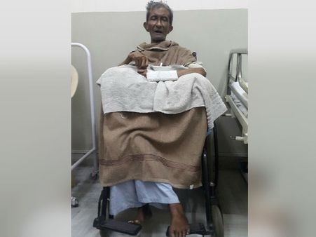 গভীর সংকটে জ্যোতি বসুর প্রথম মন্ত্রিসভার সদস্য অশোক মিত্র, পাশে নেই কেউ