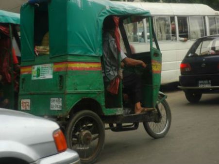 ঢাকায় অবৈধ অটোর কারবার! অভিযুক্ত প্রশাসন ও শাসকদল