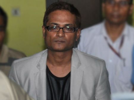 গুরুতর অসুস্থ মাকে দেখার কেউ নেই! সাতদিনের জন্যে গৌতম কুন্ডূকে অন্তর্বর্তী জামিন দিল কলকাতা হাইকোর্ট