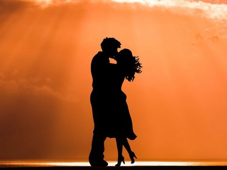 উদয়পুরে থানার ছাদে যৌনমিলন, স্যোশাল মিডিয়ায় ভাইরাল ভিডিওয় শোরগোল