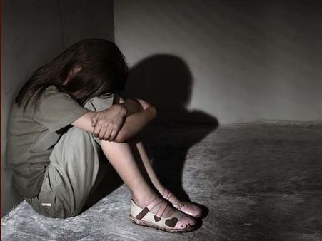 প্রতিবেশী শিশুকে 'যৌন' নিগ্রহ, উত্তেজনা শহরতলিতে