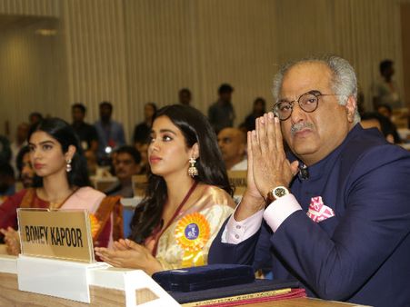 'স্মৃতি ইরানি পুরস্কারটি দিলেও একই রকম খুশি হতাম', জাতীয় পুরস্কার বিতর্কে মুখ খুললেন বনি