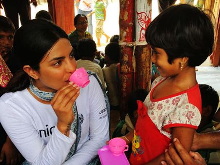 রোহিঙ্গা শিবির থেকে তাঁর অভিজ্ঞতা তুলে ধরলেন প্রিয়াঙ্কা, দেখুন সেই ছবি ও ভিডিও