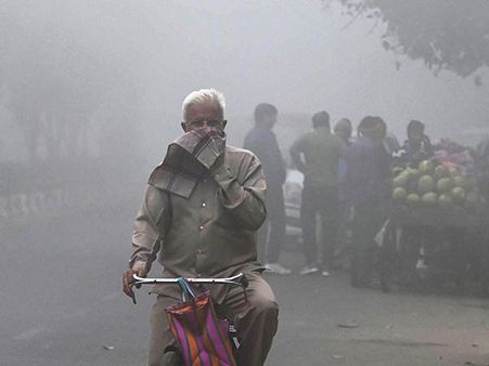 ব্যাহত বিমান পরিষেবা, বৃষ্টির পরও কেন বাতাসের মান নিম্নমুখী রাজধানীতে?