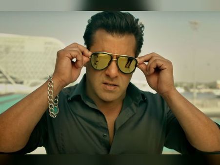 সলমন এবার গীতিকার ! 'রেস থ্রি' ছবিতে নয়া চমক ভাইজানের 'সেলফিশ' রূপ