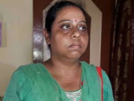 বৈঠকে গ্রন্থাগারিককে তুলে আছাড়! অধ্যাপকের আচরণ ঘিরে চাঞ্চল্য