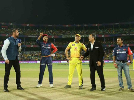 টসে জিতে বোলিংয়ের সিদ্ধান্ত চেন্নাইয়ের