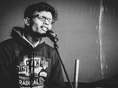 'গান, তাল, বাদ্য' -এর চর্চাতেও সমান পারদর্শী উচ্চমাধ্যমিকের প্রথম গ্রন্থন! দেখুন ভিডিও