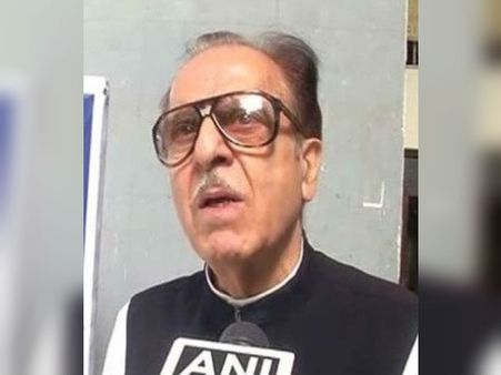 কী বললেন কাশ্মীরের কংগ্রেস নেতা সইফুদ্দিন সোজ, যাতে শিবসেনা তাকে বলল 'মুশারফের চাকর'